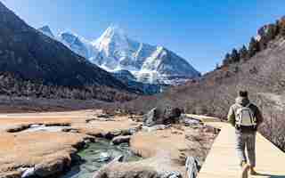 无锡去稻城亚丁旅游路线怎么走,无锡去西藏怎么去？